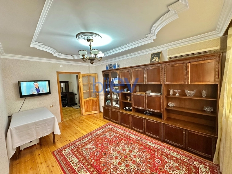 Satış 4 otaqlı Köhnə Tikili bina evi  100m², Bakı