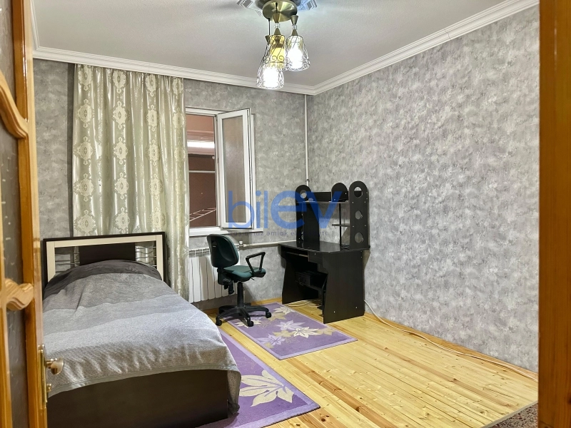 Satış 4 otaqlı Köhnə Tikili bina evi  100m², Bakı