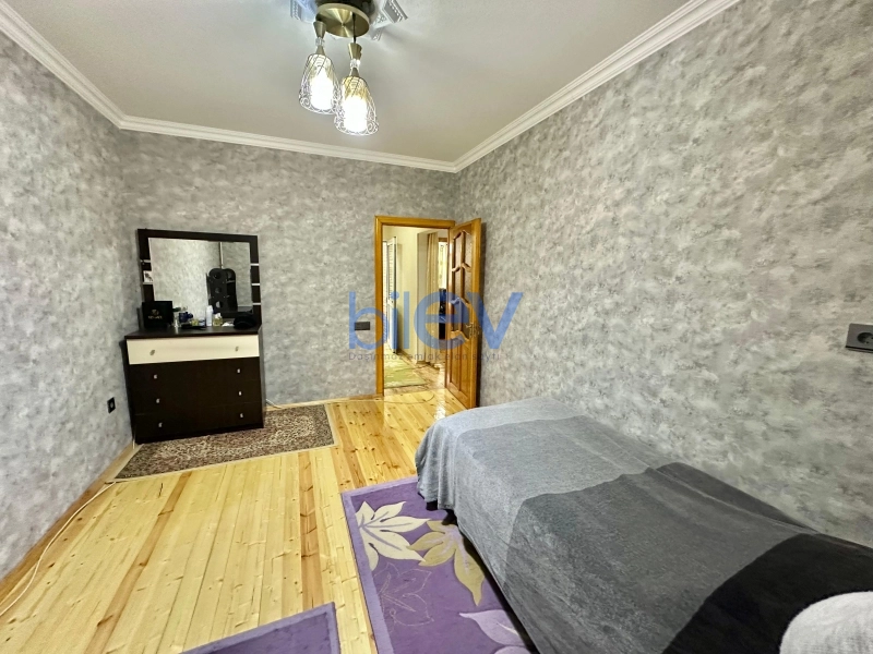 Satış 4 otaqlı Köhnə Tikili bina evi  100m², Bakı