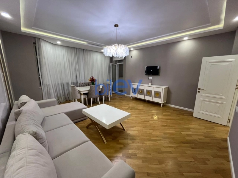 Aylıq Kirayə 3 otaqlı Yeni Tikili bina evi  112m², Bakı