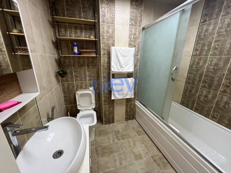 Aylıq Kirayə 3 otaqlı Yeni Tikili bina evi  112m², Bakı