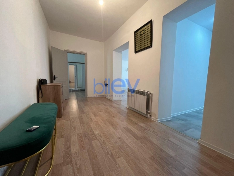 Aylıq Kirayə 3 otaqlı Köhnə Tikili bina evi  105m², Bakı