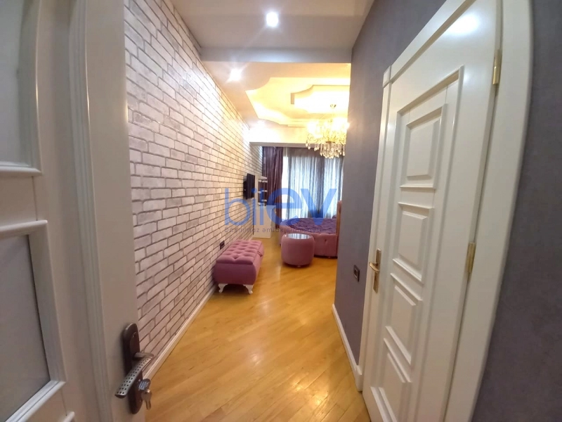 Aylıq Kirayə 3 otaqlı Yeni Tikili bina evi  110m², Bakı