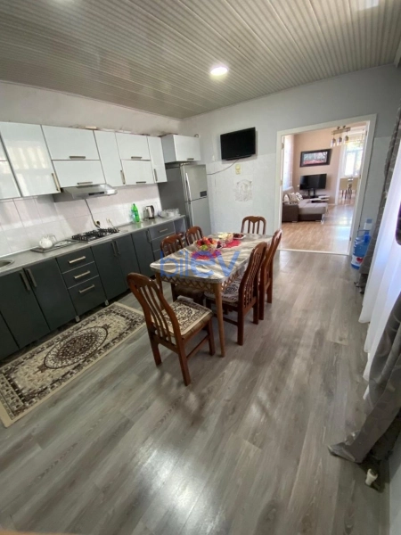 Aylıq Kirayə 2 otaqlı Köhnə Tikili bina evi  80m², Bakı