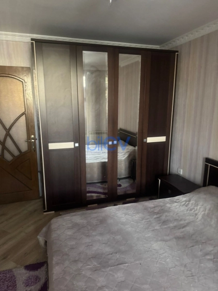 Aylıq Kirayə 3 otaqlı Köhnə Tikili bina evi  70m², Bakı