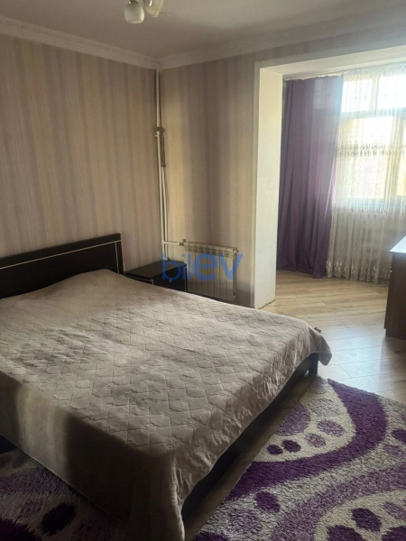 Aylıq Kirayə 3 otaqlı Köhnə Tikili bina evi  70m², Bakı