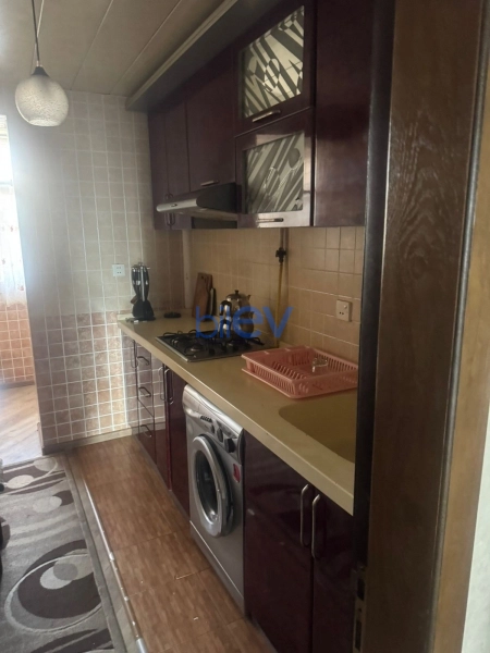 Aylıq Kirayə 3 otaqlı Köhnə Tikili bina evi  70m², Bakı
