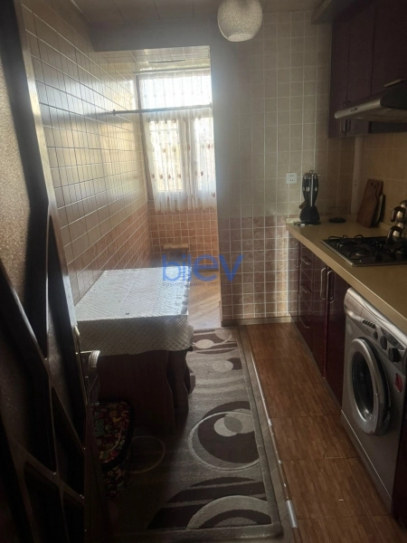 Aylıq Kirayə 3 otaqlı Köhnə Tikili bina evi  70m², Bakı