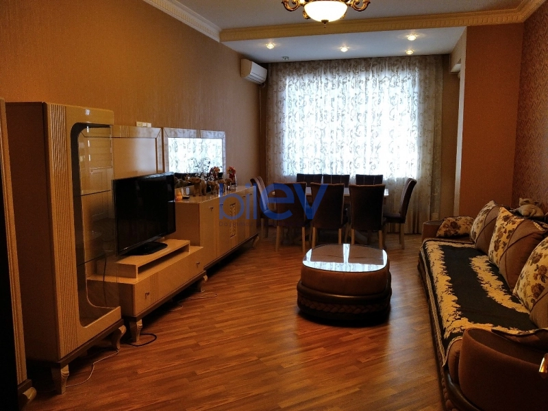 Aylıq Kirayə 3 otaqlı Yeni Tikili bina evi  130m², Bakı