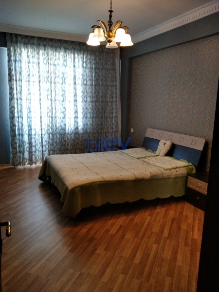 Aylıq Kirayə 3 otaqlı Yeni Tikili bina evi  130m², Bakı