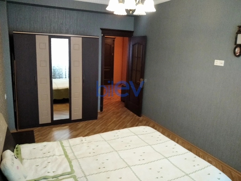 Aylıq Kirayə 3 otaqlı Yeni Tikili bina evi  130m², Bakı