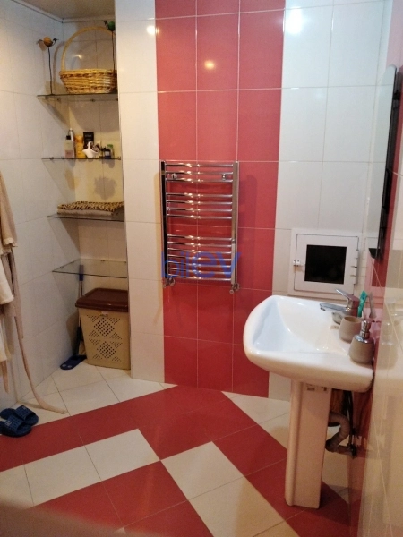 Aylıq Kirayə 3 otaqlı Yeni Tikili bina evi  130m², Bakı