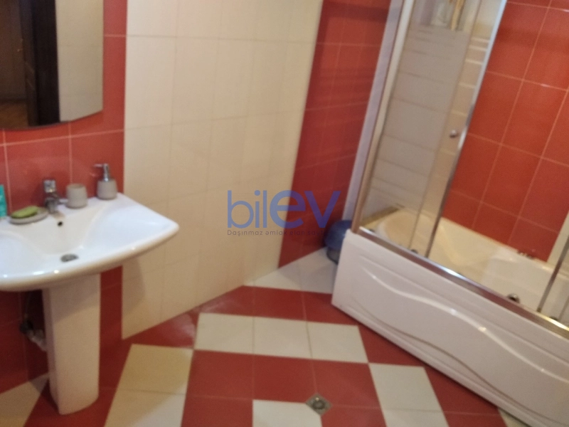 Aylıq Kirayə 3 otaqlı Yeni Tikili bina evi  130m², Bakı
