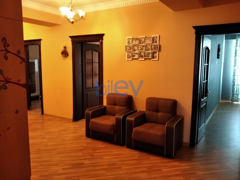 Aylıq Kirayə 3 otaqlı Yeni Tikili bina evi  130m², Bakı