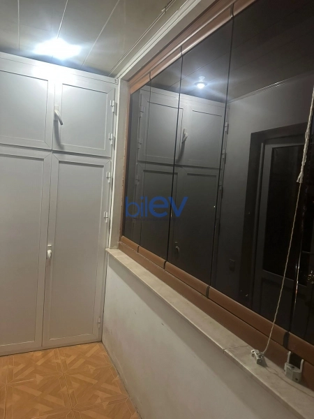 Aylıq Kirayə 4 otaqlı Köhnə Tikili bina evi  90m², Bakı