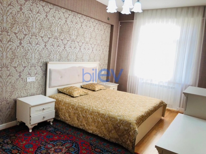 Aylıq Kirayə 3 otaqlı Yeni Tikili bina evi  120m², Bakı