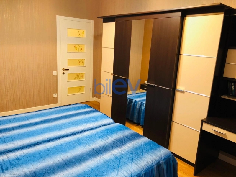 Aylıq Kirayə 3 otaqlı Yeni Tikili bina evi  120m², Bakı