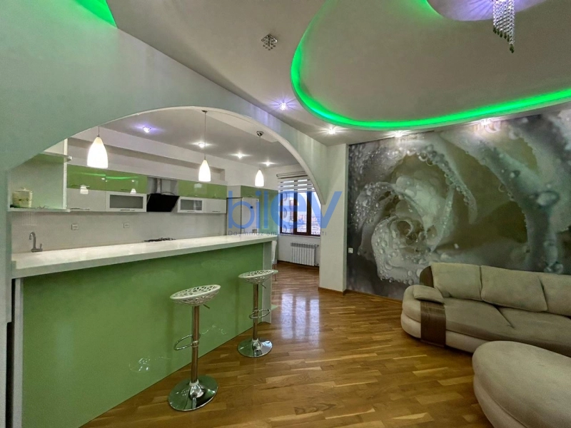 Aylıq Kirayə 2 otaqlı Yeni Tikili bina evi  90m², Bakı