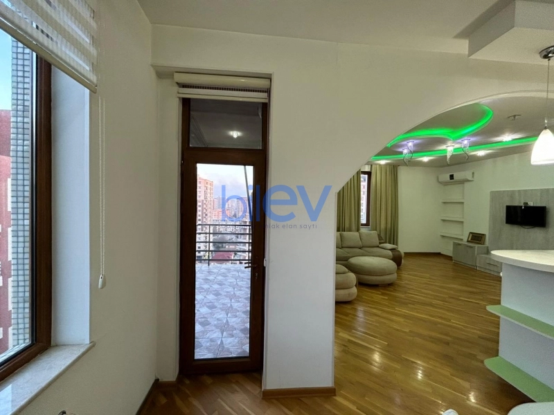 Aylıq Kirayə 2 otaqlı Yeni Tikili bina evi  90m², Bakı