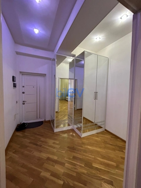 Aylıq Kirayə 2 otaqlı Yeni Tikili bina evi  90m², Bakı