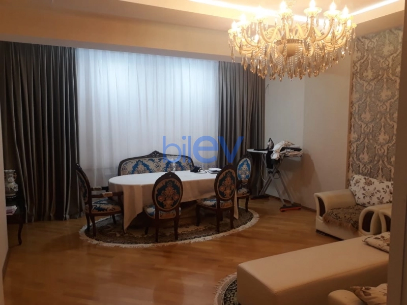 Aylıq Kirayə 3 otaqlı Yeni Tikili bina evi  134m², Bakı
