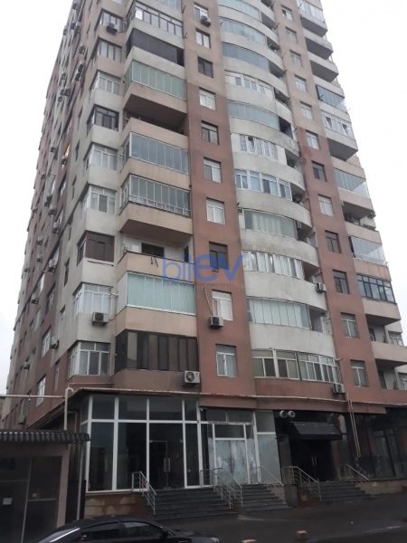 Aylıq Kirayə 3 otaqlı Yeni Tikili bina evi  134m², Bakı
