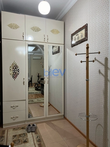 Aylıq Kirayə 3 otaqlı Yeni Tikili bina evi  110m², Bakı