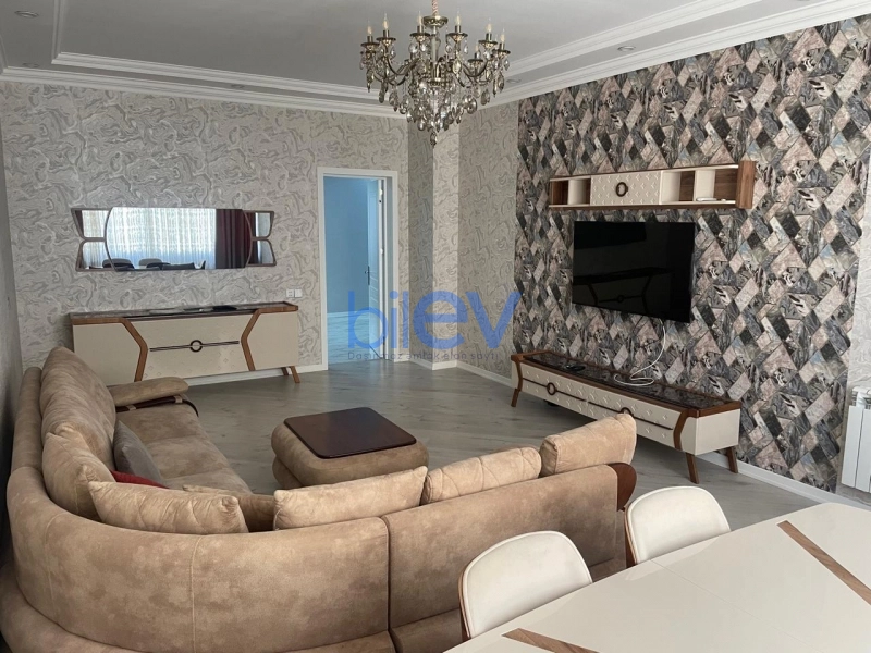 Aylıq Kirayə 3 otaqlı Yeni Tikili bina evi  155m², Bakı