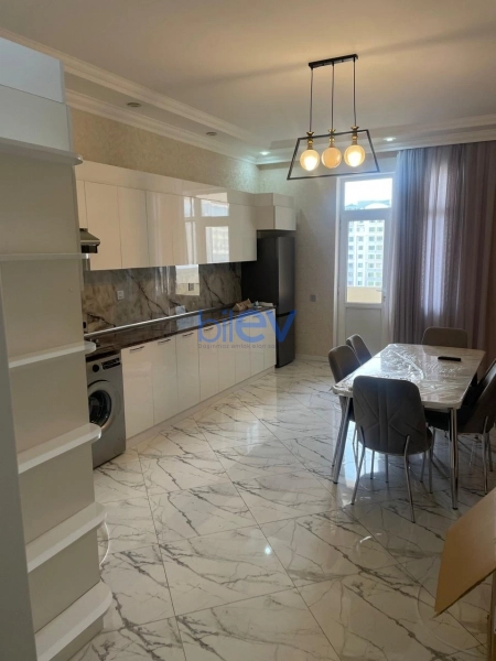 Aylıq Kirayə 3 otaqlı Yeni Tikili bina evi  155m², Bakı