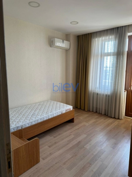 Aylıq Kirayə 3 otaqlı Yeni Tikili bina evi  110m², Bakı