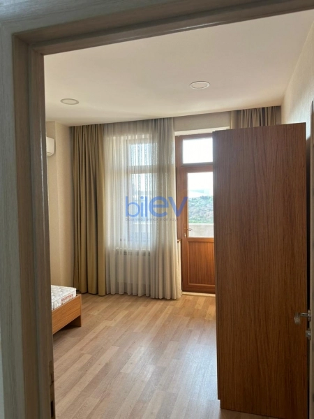 Aylıq Kirayə 3 otaqlı Yeni Tikili bina evi  110m², Bakı