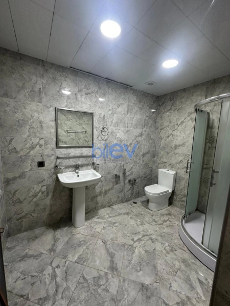 Aylıq Kirayə 3 otaqlı Yeni Tikili bina evi  110m², Bakı