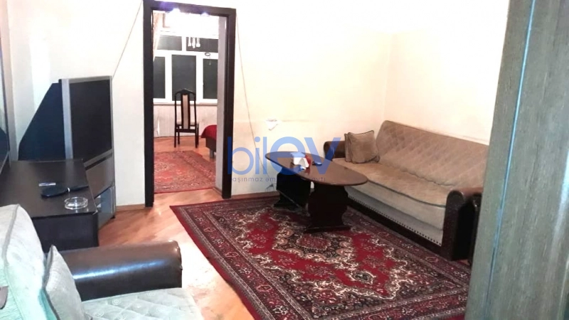 Aylıq Kirayə 3 otaqlı Köhnə Tikili bina evi  110m², Bakı