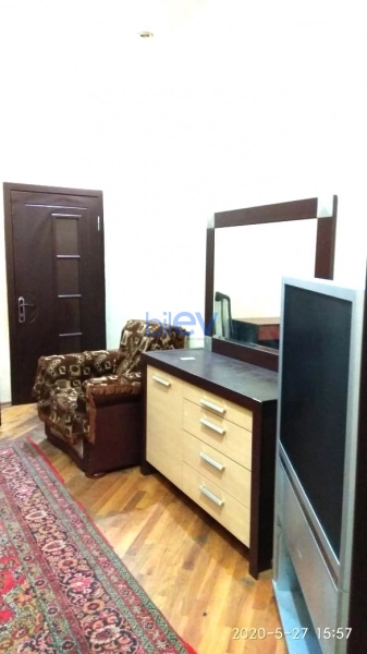 Aylıq Kirayə 3 otaqlı Köhnə Tikili bina evi  110m², Bakı
