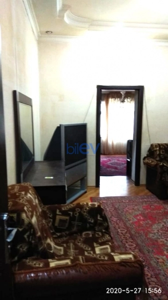 Aylıq Kirayə 3 otaqlı Köhnə Tikili bina evi  110m², Bakı