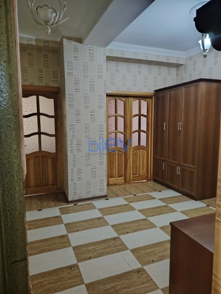 Aylıq Kirayə 3 otaqlı Yeni Tikili bina evi  132m², Bakı