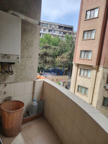 Aylıq Kirayə 3 otaqlı Yeni Tikili bina evi  132m², Bakı
