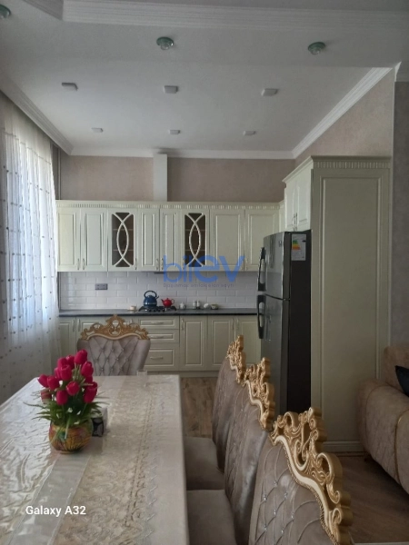 Aylıq Kirayə 3 otaqlı Köhnə Tikili bina evi  100m², Bakı