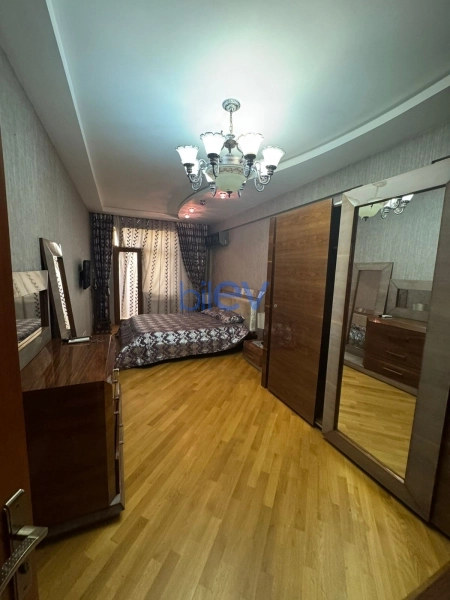 Aylıq Kirayə 3 otaqlı Yeni Tikili bina evi  120m², Bakı