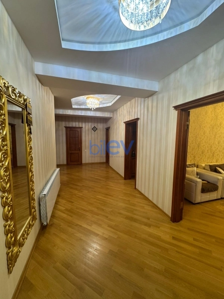 Aylıq Kirayə 3 otaqlı Yeni Tikili bina evi  120m², Bakı
