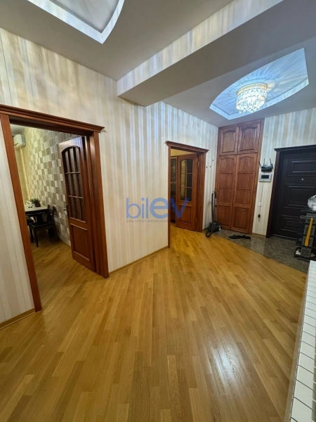 Aylıq Kirayə 3 otaqlı Yeni Tikili bina evi  120m², Bakı