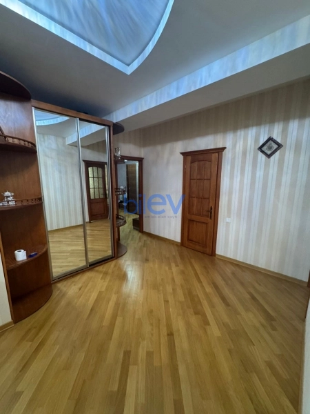 Aylıq Kirayə 3 otaqlı Yeni Tikili bina evi  120m², Bakı
