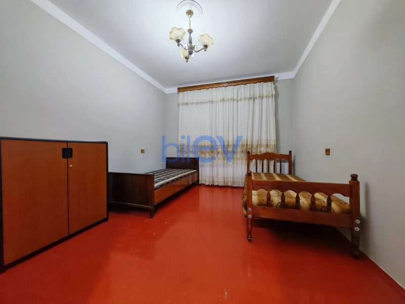 Aylıq Kirayə 4 otaqlı Köhnə Tikili bina evi  75m², Bakı
