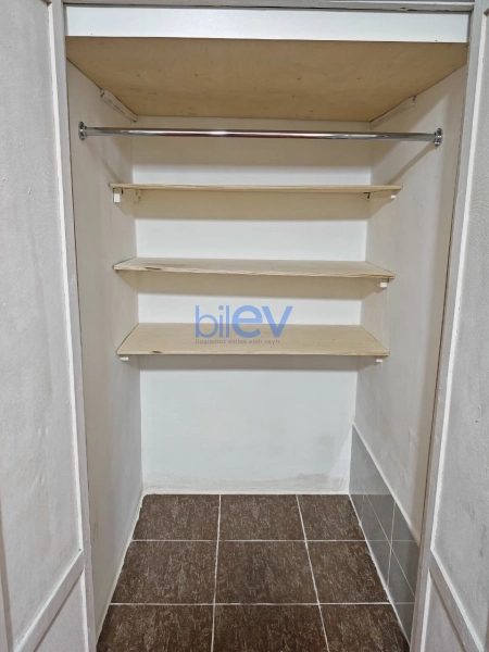 Aylıq Kirayə 4 otaqlı Köhnə Tikili bina evi  75m², Bakı