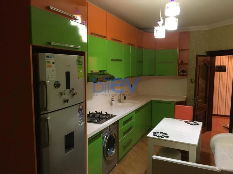 Aylıq Kirayə 3 otaqlı Yeni Tikili bina evi  137m², Bakı