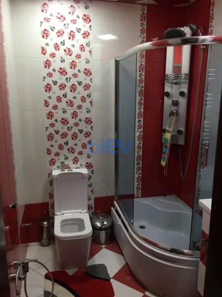 Aylıq Kirayə 3 otaqlı Yeni Tikili bina evi  137m², Bakı