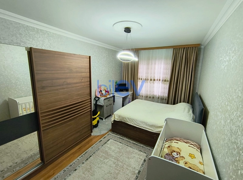 Satış 4 otaqlı Köhnə Tikili bina evi  90m², Bakı