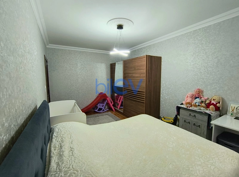 Satış 4 otaqlı Köhnə Tikili bina evi  90m², Bakı