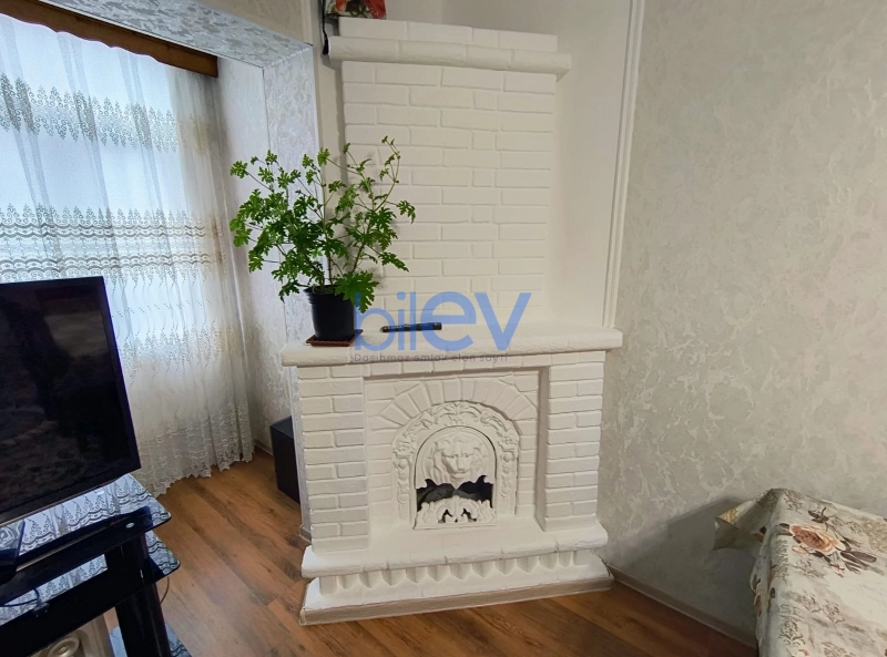 Satış 4 otaqlı Köhnə Tikili bina evi  90m², Bakı