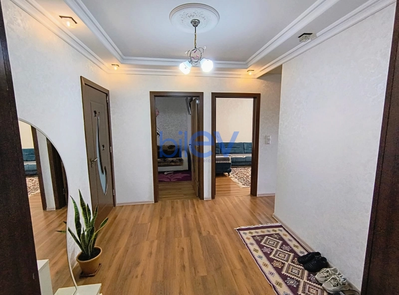 Satış 4 otaqlı Köhnə Tikili bina evi  90m², Bakı